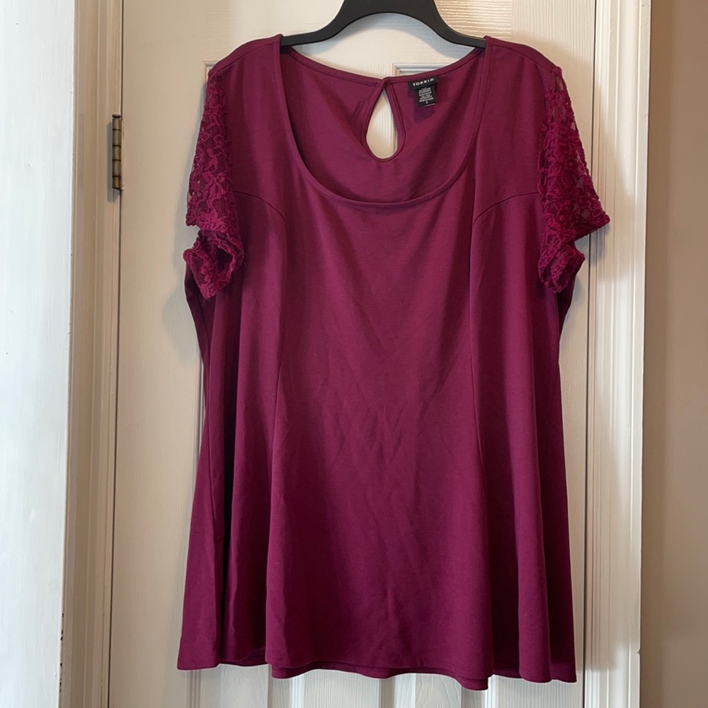 TORRID Lace Sleeved Top. Deep Purple. Scoop Neck. Size 3X (3)